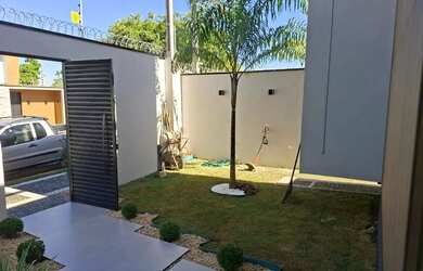 Imagem: O depósito possui 3 Vagas na garagem, 160m² de Área e está