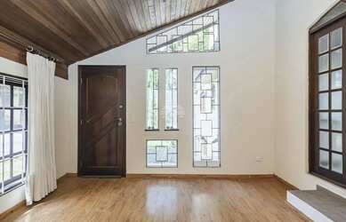 Imagem 6: Casa á venda medindo 209 metros quadrados com 2 dorm. e 1 suíte no bairro...