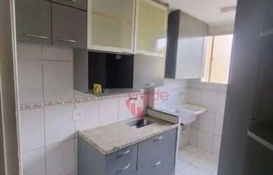 Imagem: O apartamento possui 3 Dormitórios, 1 Banheiro, 1 Vaga na garagem