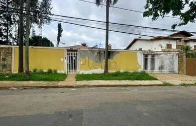 Imagem: A casa possui 4 Dormitórios, 5 Banheiros, 511m² de Área e