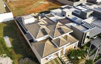 Imagem: A casa em condomínio possui 3 Dormitórios, 5 Banheiros, 4