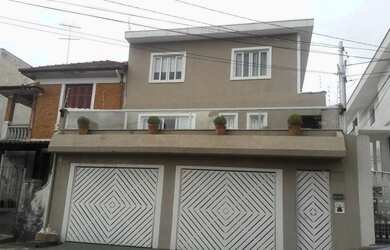 Imagem: A casa possui 3 Dormitórios, 5 Banheiros, 3 Vagas na garagem