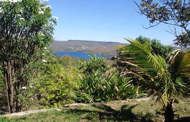 Imagem: A casa em condomínio possui 3 Dormitórios, 2 Banheiros, 5