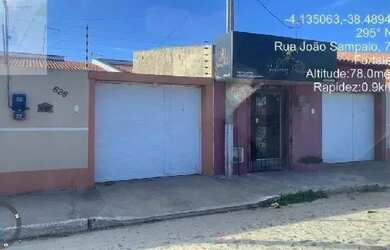 Imagem: A casa possui 2 Dormitórios, 1 Banheiro, 1 Vaga na garagem