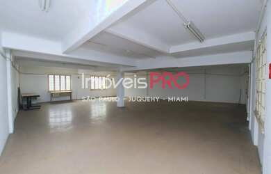 Imagem 9: Predio de tombado , de esquina com grande movimento de pedestre