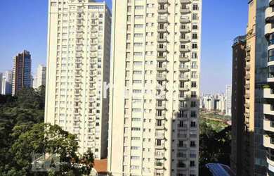 Imagem: O apartamento possui 4 Dormitórios, 5 Banheiros, 5 Vagas na