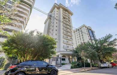 Imagem: O apartamento possui 4 Dormitórios, 5 Banheiros, 4 Vagas na