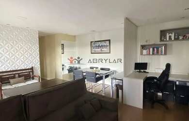 Imagem: O apartamento possui 2 Dormitórios, 1 Banheiro, 2 Vagas na