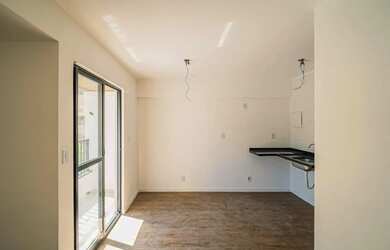 Imagem: O studio possui 1 Dormitório, 1 Banheiro, 21m² de Área e