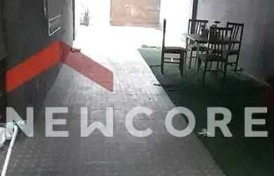 Imagem: A casa possui 3 Dormitórios, 2 Banheiros, 3 Vagas na garagem