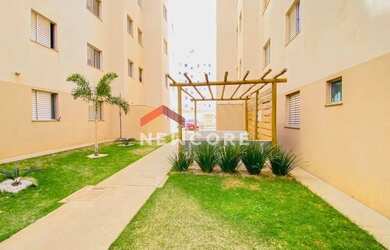 Imagem: O apartamento possui 2 Dormitórios, 1 Banheiro, 1 Vaga na garagem