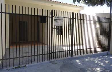 Imagem: A casa possui 2 Dormitórios, 2 Banheiros, 1 Vaga na garagem