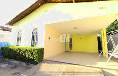 Imagem: A casa possui 4 Dormitórios, 4 Banheiros, 4 Vagas na garagem