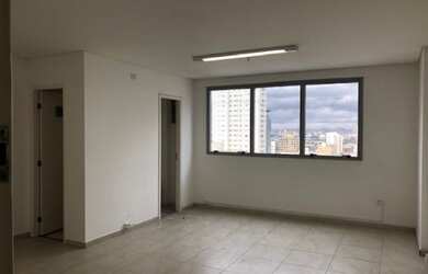 Imagem: O depósito possui 5 Vagas na garagem, 30m² de Área e está