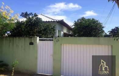 Imagem: A casa possui 2 Dormitórios, 1 Banheiro, 2 Vagas na garagem