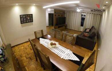 Imagem: A casa à venda possui 3 Dormitórios, 3 Banheiros, 4 Vagas