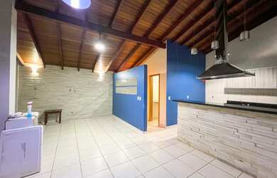 Imagem: A casa em condomínio possui 3 Dormitórios, 3 Banheiros, 2