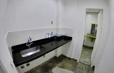 Imagem: O depósito possui 2 Vagas na garagem, 155m² de Área e está