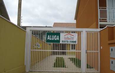 Imagem: A casa possui 3 Dormitórios, 1 Banheiro, 1 Vaga na garagem