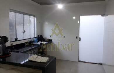 Imagem: A casa possui 2 Dormitórios, 2 Banheiros, 3 Vagas na garagem