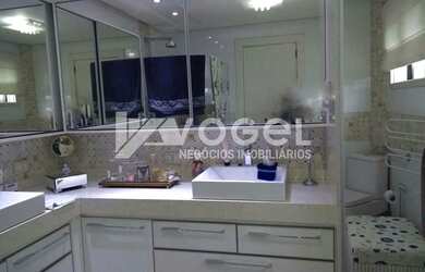 Imagem: O apartamento possui 3 Dormitórios, 4 Banheiros, 1.620m² de