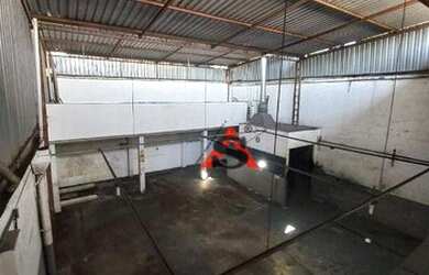 Imagem: O depósito possui 454m² de Área e está localizado em Lapa