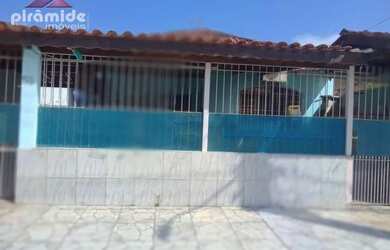 Imagem: A casa possui 5 Dormitórios, 4 Banheiros, 4 Vagas na garagem