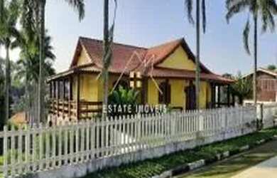 Imagem: A casa em condomínio possui 3 Dormitórios, 2 Banheiros, 4