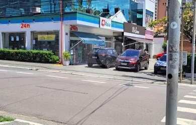 Imagem: O depósito possui 5 Vagas na garagem e 660m² de Área e está