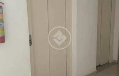 Imagem: O apartamento possui 2 Dormitórios, 1 Banheiro, 2 Vagas na