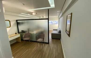 Imagem: O depósito possui 1 Vaga na garagem, 37m² de Área e está