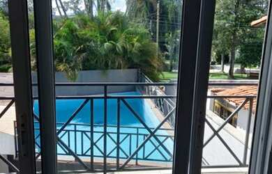 Imagem: A casa em condomínio possui 3 Dormitórios, 2 Banheiros, 4