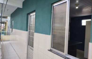 Imagem: A casa possui 1 Dormitório, 1 Banheiro e está localizado