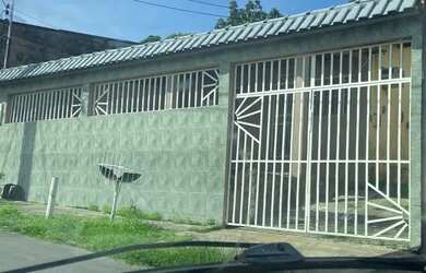 Imagem: A casa possui 2 Dormitórios, 1 Banheiro, 3 Vagas na garagem