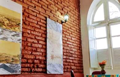 Imagem: A casa possui 4 Dormitórios e está localizado em Carmo, Olinda