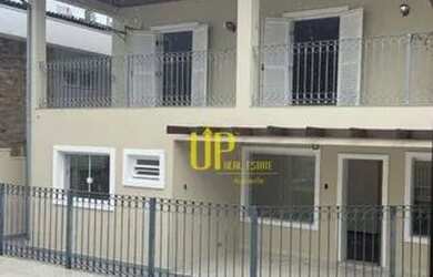 Imagem: A casa em condomínio possui 5 Dormitórios, 4 Banheiros e 400m²