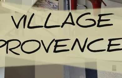 Imagem: A casa em condomínio possui 3 Dormitórios, 3 Banheiros, 2