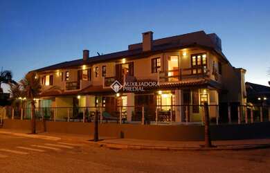 Imagem 2: Casa à Beira-Mar com 6 Suítes e Piscina - Itapirubá Sul, Imbituba/SC