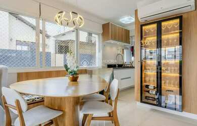 Imagem 7: APARTAMENTO MOBILIADO COM 3 QUARTOS, 4 VAGAS E 96.8M²