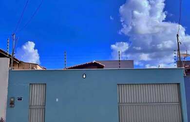 Imagem: A casa possui 2 Dormitórios, 2 Banheiros e está localizado