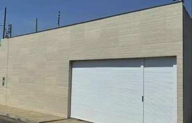 Imagem: A casa possui 3 Dormitórios, 2 Banheiros e está localizado