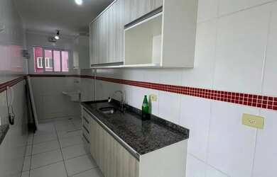 Imagem: O apartamento possui 2 Dormitórios, 1 Banheiro, 1 Vaga na garagem