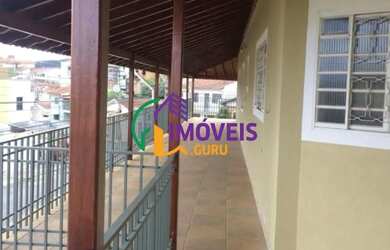 Imagem: A casa possui 4 Dormitórios, 4 Banheiros, 5 Vagas na garagem