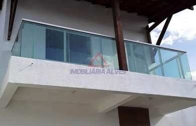 Imagem: A casa possui 3 Dormitórios, 1 Banheiro, 1 Vaga na garagem