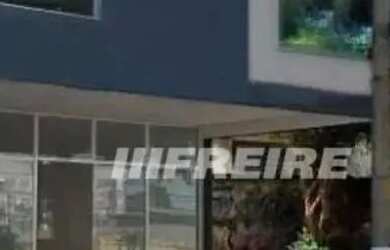 Imagem: O depósito possui 4 Vagas na garagem, 281m² de Área e está