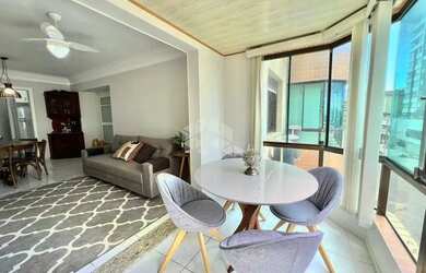 Imagem 4: Apartamento de 2 Dormitórios com 1 suíte, sacada com churrasqueira e...