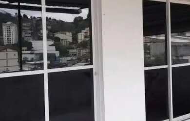 Imagem: A casa possui 2 Dormitórios, 1 Banheiro, 140m² de Área e