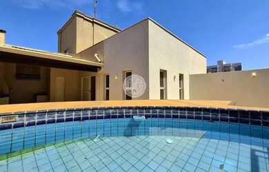 Imagem: O apartamento possui 3 Dormitórios, 1 Banheiro, 3 Vagas na