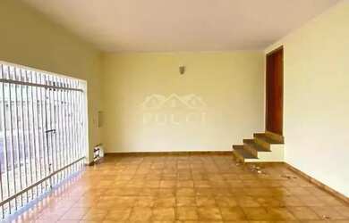 Imagem: A casa possui 2 Dormitórios, 1 Banheiro, 2 Vagas na garagem