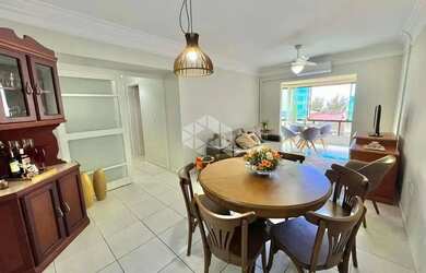 Imagem 12: Apartamento de 2 Dormitórios com 1 suíte, sacada com churrasqueira e...